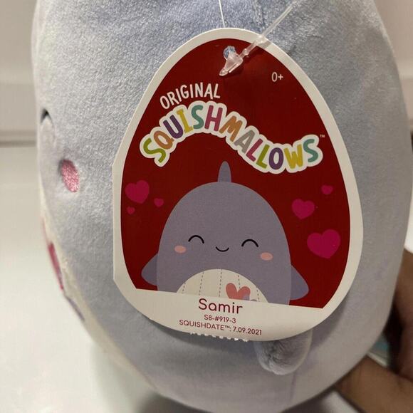 New 2022 Valentines Day SAMIR Squishmallow 8” NWT Periwinkle Whale w/ Hearts - Picture 3 of 3